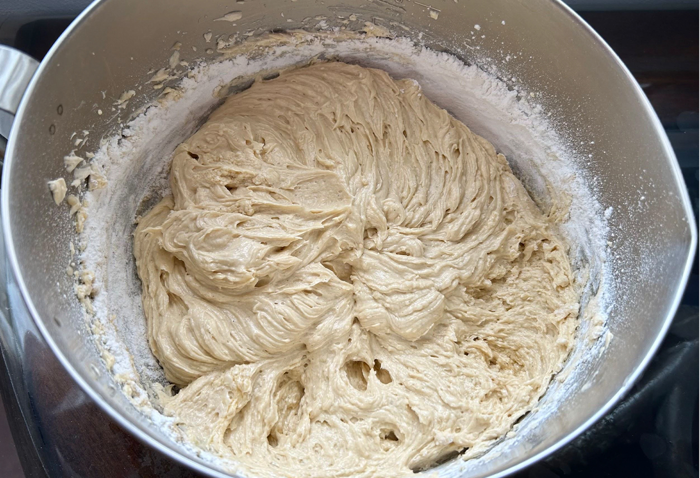 ブラックカラントと米粉の蜂蜜ケーキ