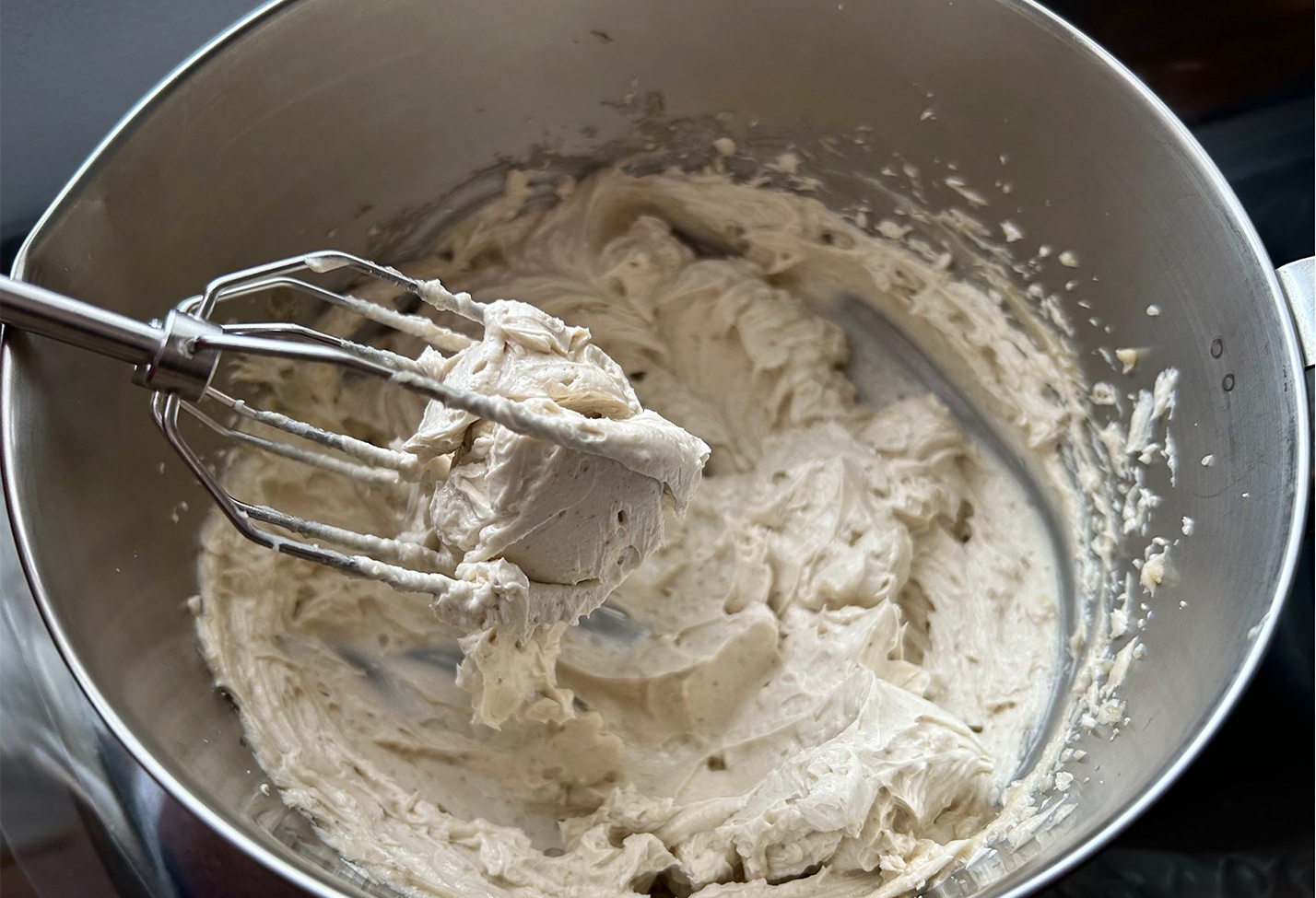 ブラックカラントと米粉の蜂蜜ケーキ