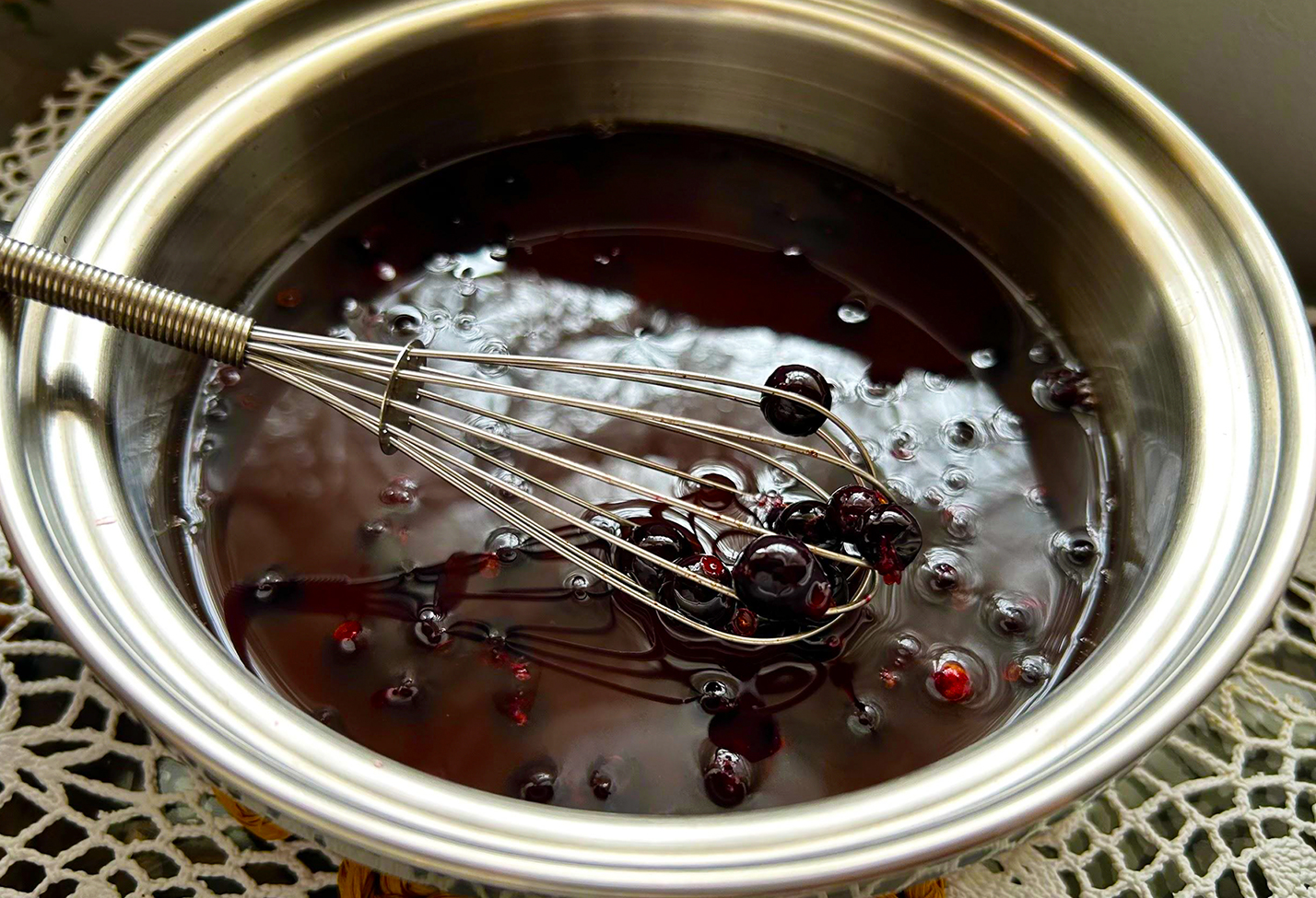 ブラックカラントとレモネードの二層ゼリー